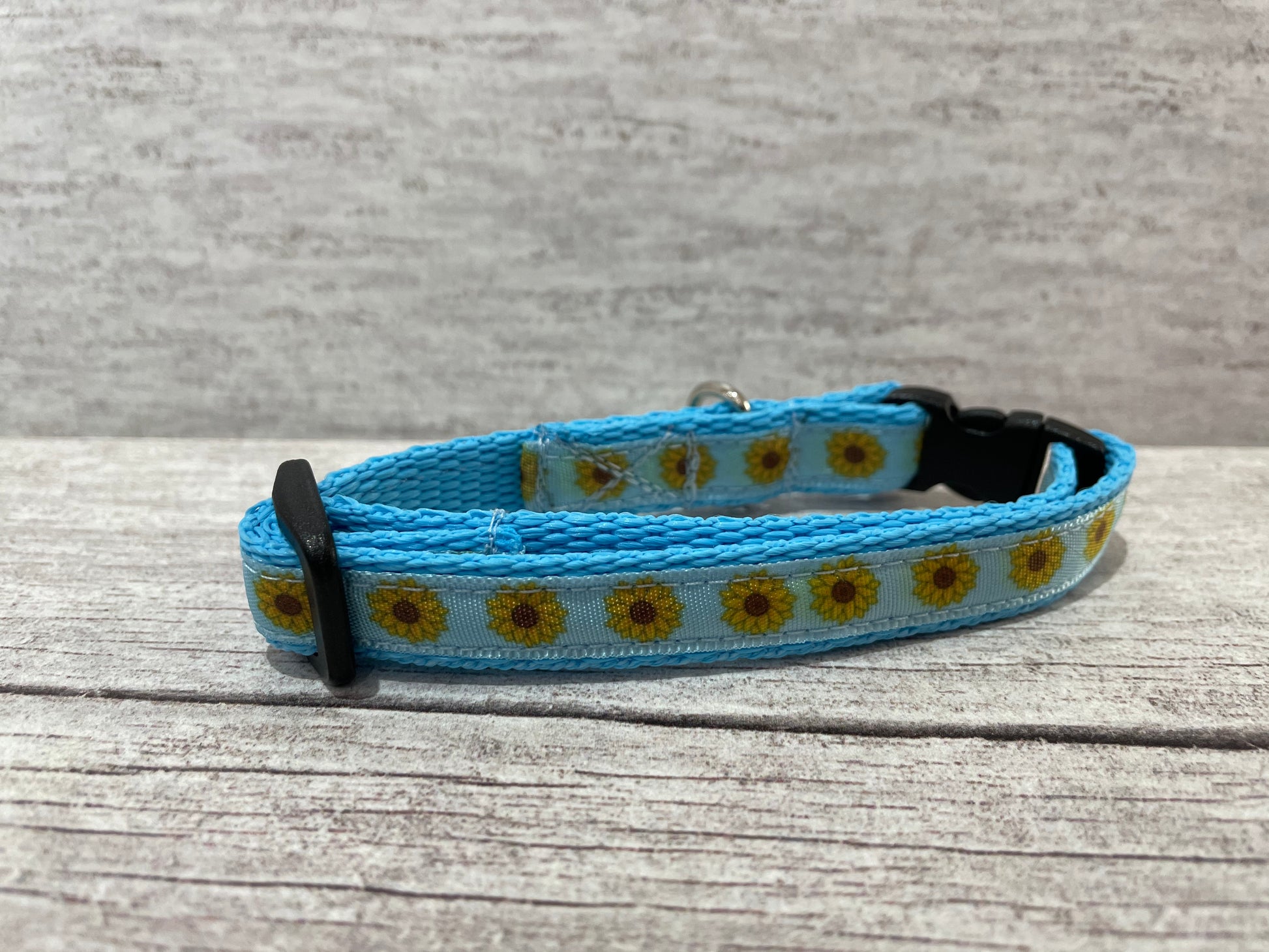 Sunflower Heads Cat Collar - View 5 | Dottie's Pet Boutique
