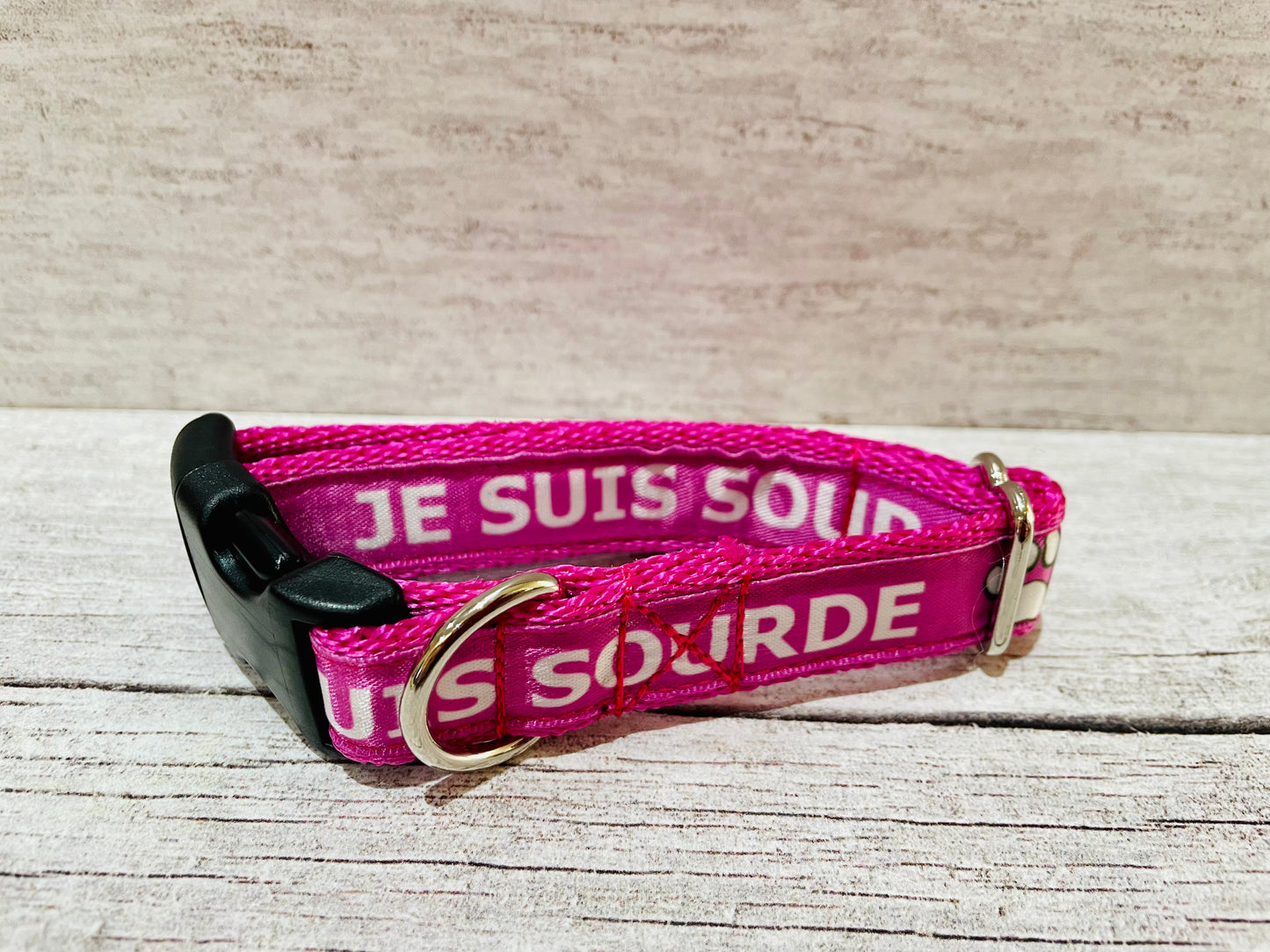 Je Suis Sourde - I'm Deaf Alert Dog Collar - View 2 | Dottie's Pet Boutique